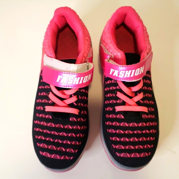 Fashion Little Girl Roller Light Up Luminous Sneakers Size 36 - Picture 2 of 7